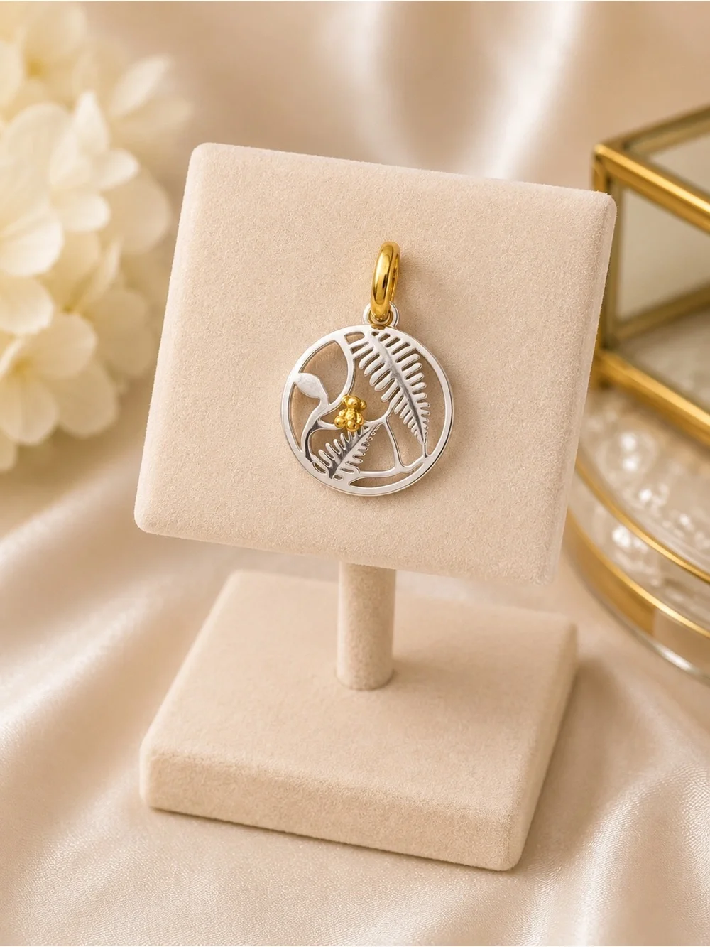 Medium El yunque Gold and Silver Pendant 925